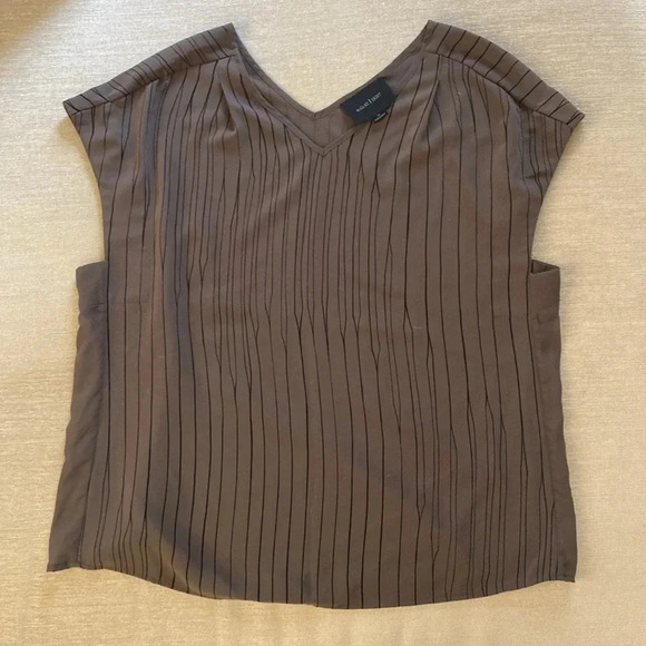 August 1 Eight Striped Cap Sleeve V Neck Blouse Gray Black Size XL - Picture 11 of 11